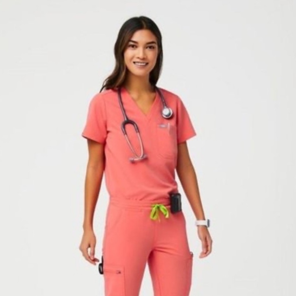 Figs scrub top